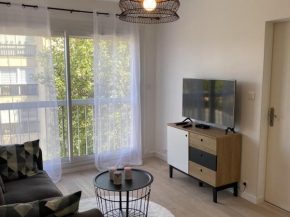 Charmant 2 pièces avec parking et ascenseur, proche centre-ville de Cabourg - FR-1-487-323